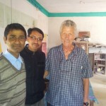 Im Lehrerzimmer mit Mr. Egye (Schulleiter) und Mr.Thapa