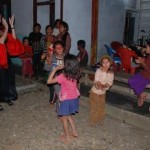 Auch die Kinder tanzten und sangen mit